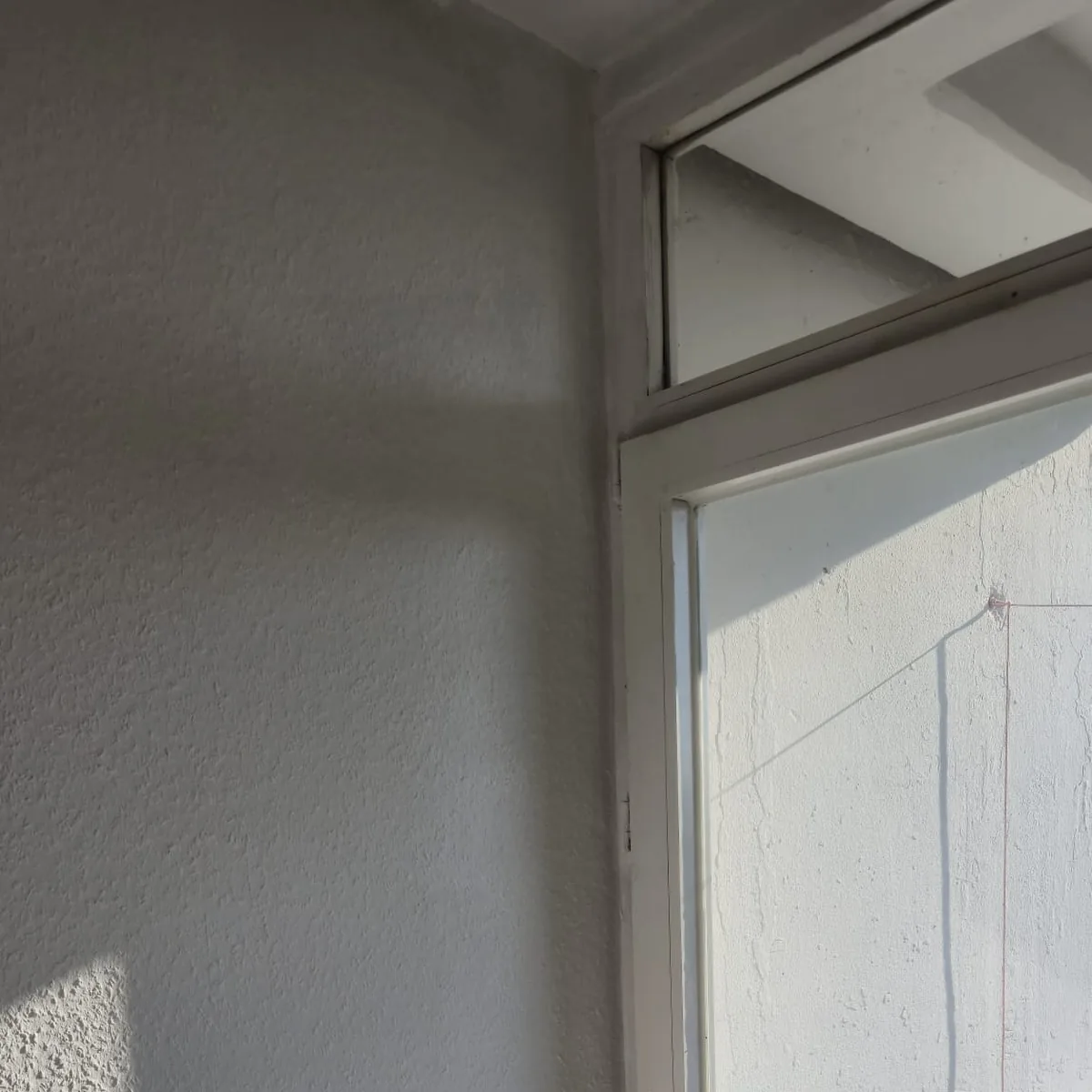 Frisch sanierte Fensterleibung ohne Schimmel in Dortmund